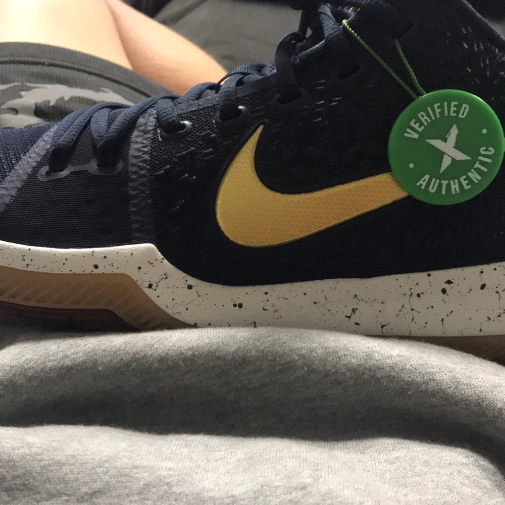 Kyrie 3 obsidian size 10